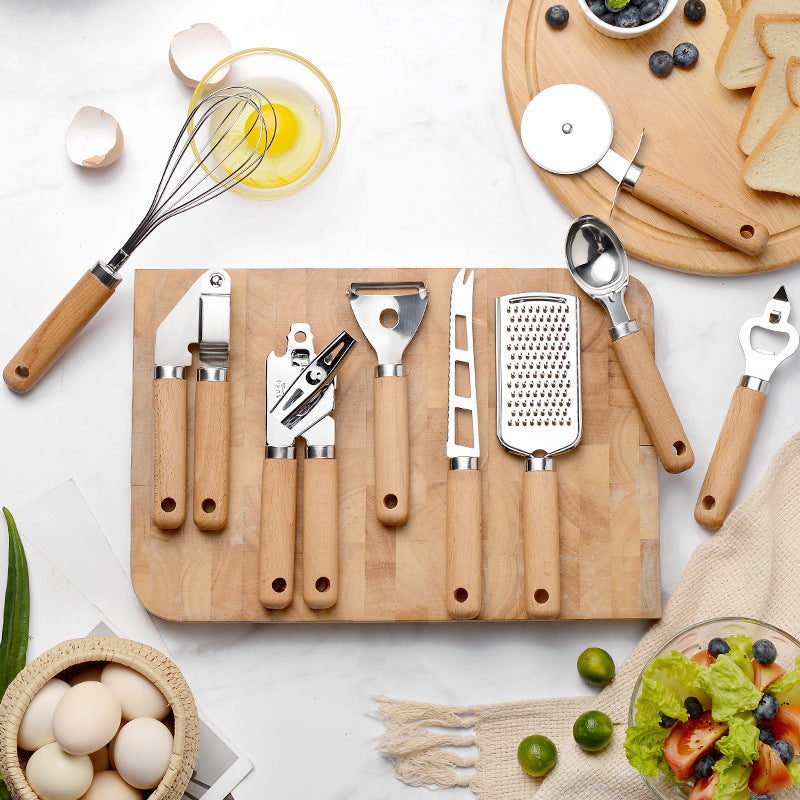 Kitchen gadget set in use