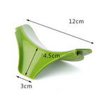 Silicone pot pour spout clipped on pot edge