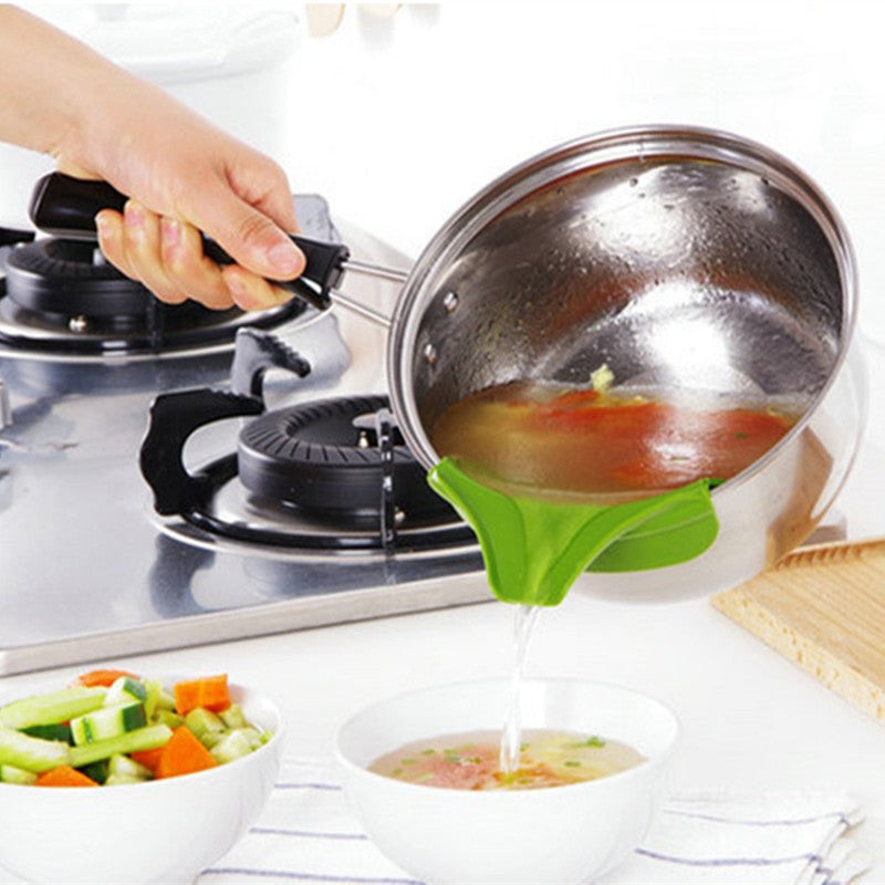 Silicone pot pour spout, close up