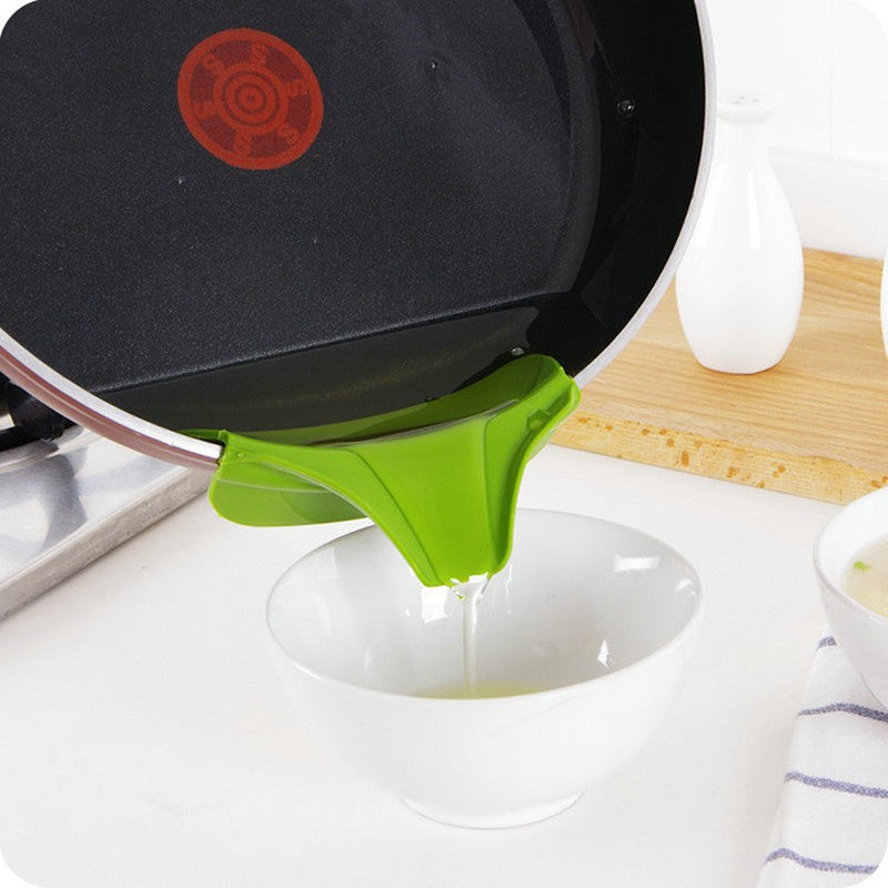Silicone pot pour spout in use