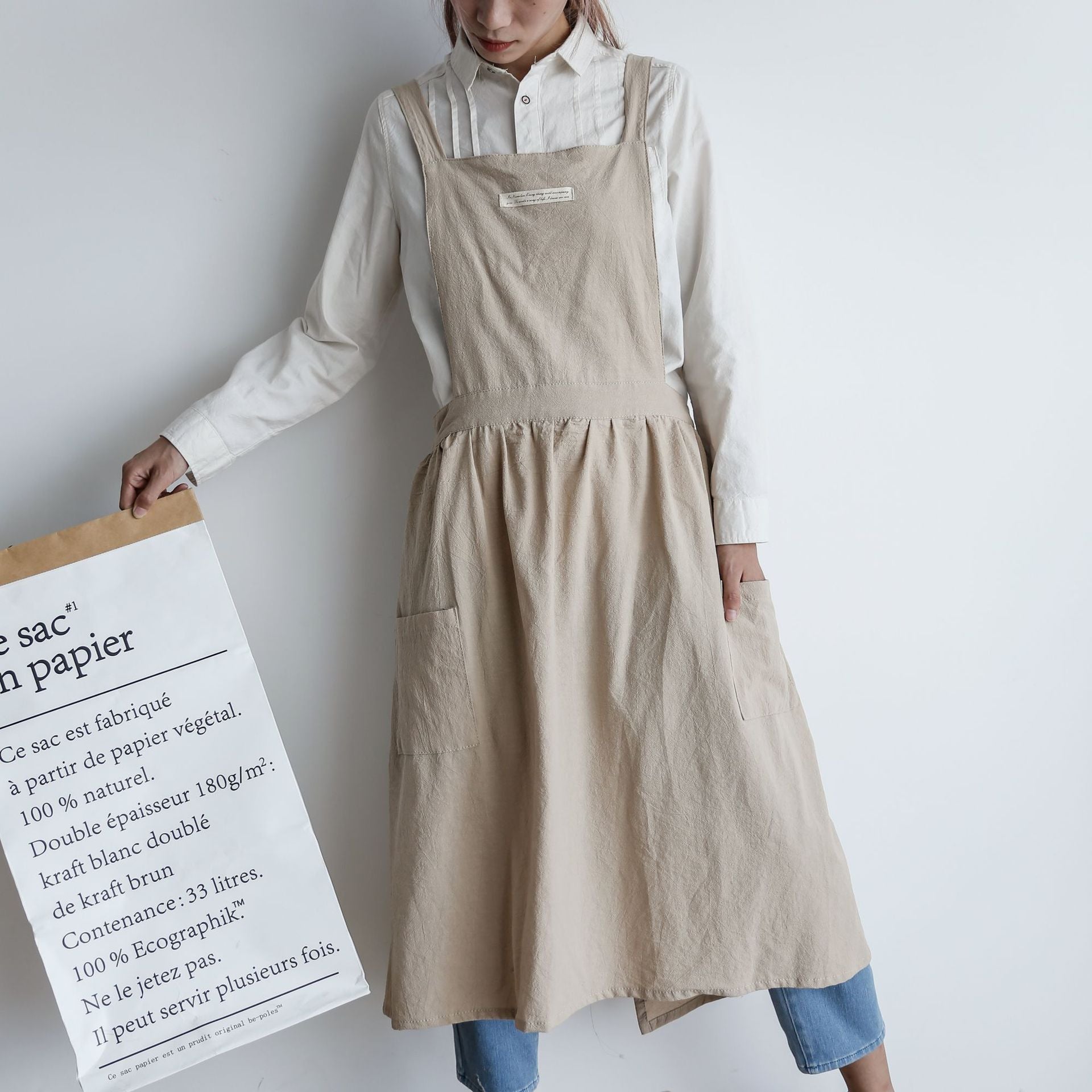 Simple home kitchen apron, oat